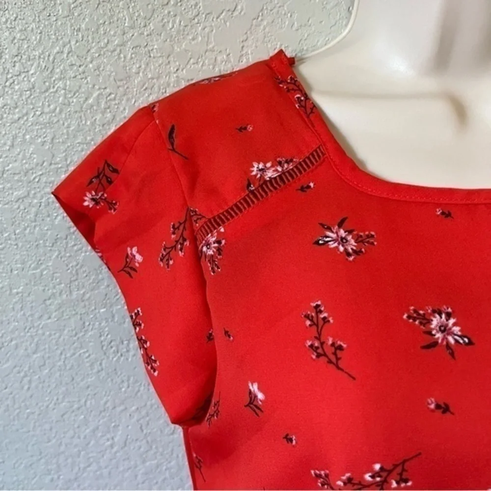 Lily White Floral Petal Sleeve Women’s Blouse Orange Size Small